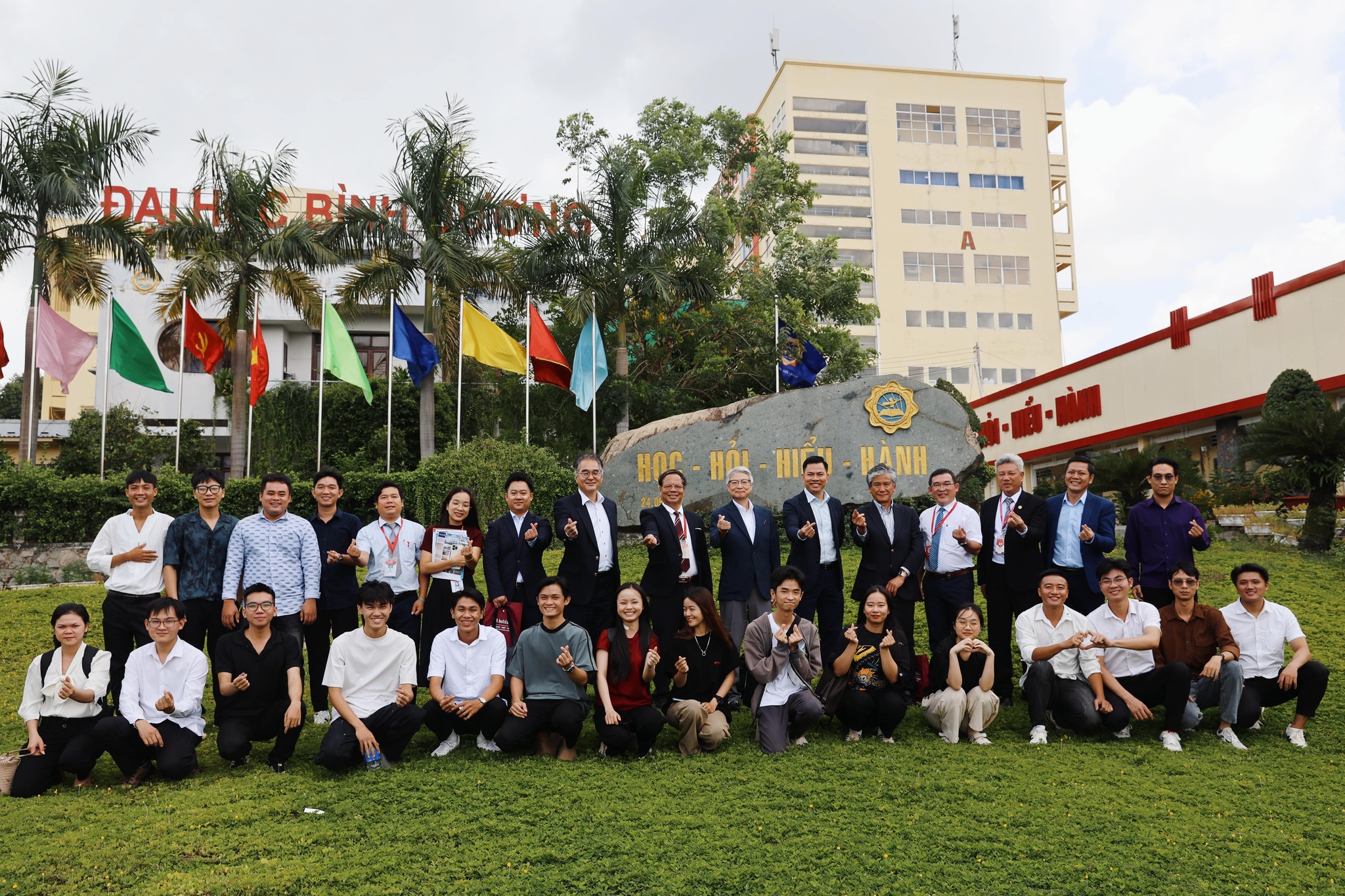 dinh huong nghe nghiep cho sinh vien khoi nganh ky thuat cong nghe 4